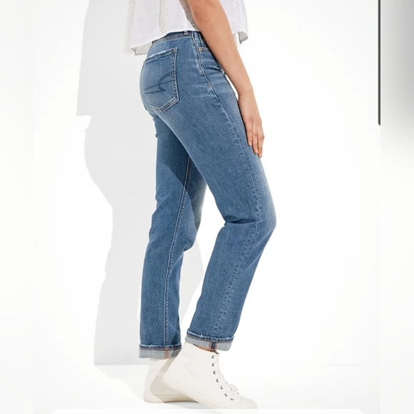 NWT American Eagle- Low Rise Tomgirl Jean - Picture 2 of 9